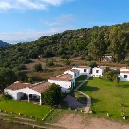 Agriturismo Turudhis ตอร์โตลี ภายนอก รูปภาพ