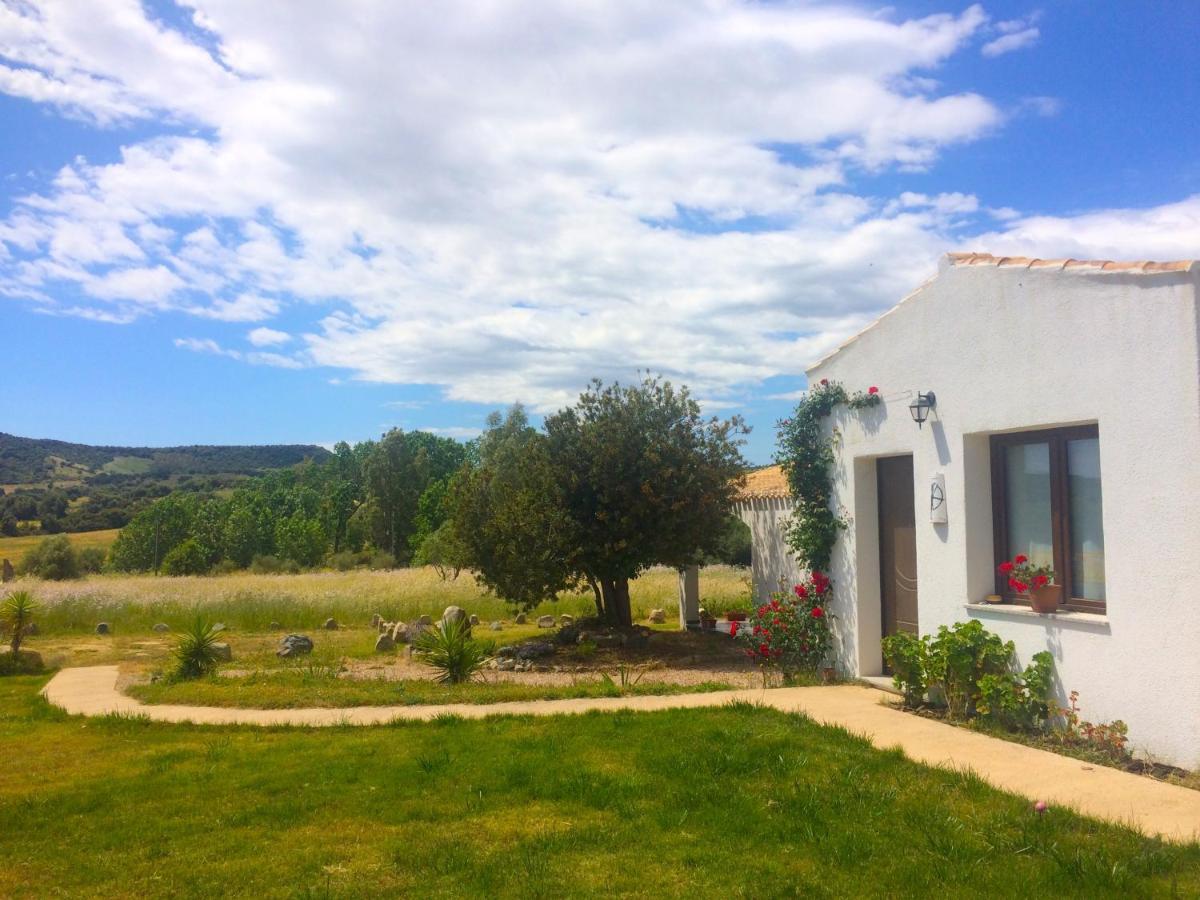 Agriturismo Turudhis ตอร์โตลี ภายนอก รูปภาพ